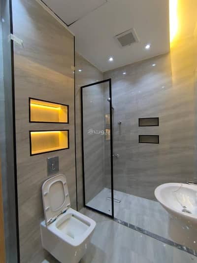 3 Bedroom Apartment for Sale in East Riyadh, Riyadh - For upscale living, a residential apartment for sale in Al-Monsiah neighborhood with distinguished finishing and design.
