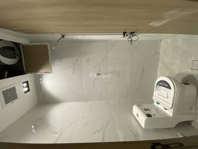 5 Bedroom Floor for Sale in East Riyadh, Riyadh - Property for Sale