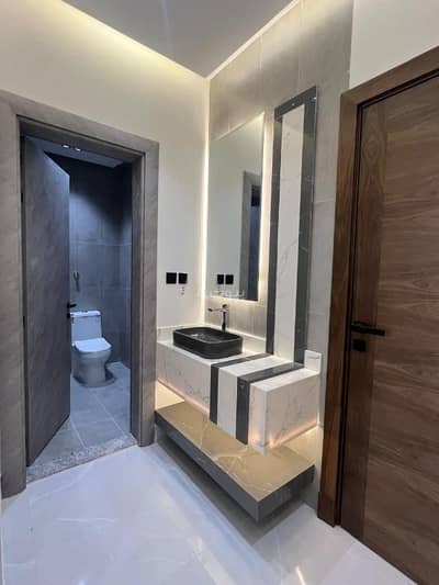 4 Bedroom Apartment for Sale in North Jeddah, Jeddah - Apartment for sale, 4 rooms in Al-Salamah neighborhood with modern finishing, luxury wall, directly from the owner.