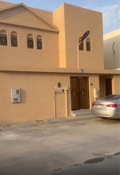فیلا 6 غرف نوم للبيع في وسط الرياض، الرياض - للبيع فيلا مجددة في أحد أرقى أحياء الرياض