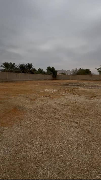1 Bedroom Rest House for Sale in Al Muzahimiyah Riyadh Region - Land fully fenced for sale