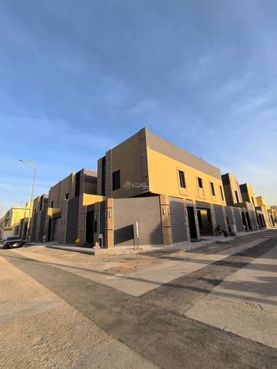 4 Bedroom Floor for Sale in East Riyadh, Riyadh - Upper townhouse for ownership in al munsiyah neighborhood