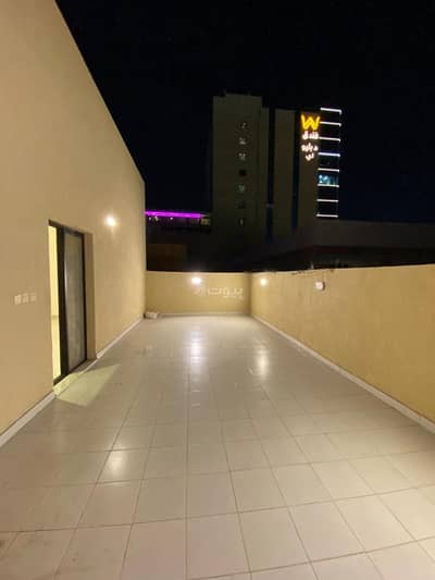 4 Bedroom Villa for Rent in North Jeddah, Jeddah - Rooftop villa behind the Al-Haram Center in Al-Tahliyeh comprising 4 rooms