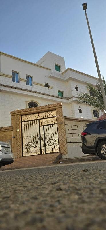 عمارة سكنية 4 غرف نوم للبيع في شمال جدة، جدة - عمارة سكنية للبيع في الحمدانية