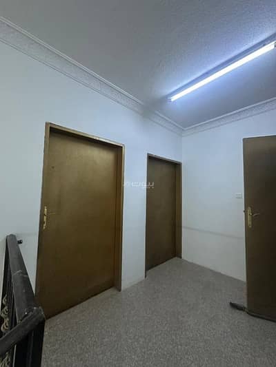 4 Bedroom Flat for Rent in West Riyadh, Riyadh - For rent: an apartment in Dhahra Luban with four rooms, a hall, a kitchen, and two bathrooms.