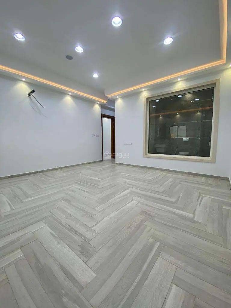 شقة 6 غرف بحي الصفا مطلة على شارع الشاكرين مباشرة شقة 6 غرف بحي الصفا مطلة على شارع الشاكرين مباشرة
