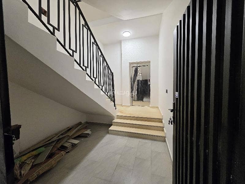 First floor for sale in a villa with an elevator