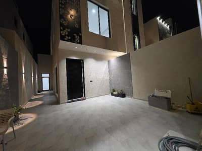 4 Bedroom Floor for Sale in East Riyadh, Riyadh - Ground floor in a villa for sale in Riyadh, Al-Rimal neighborhood.