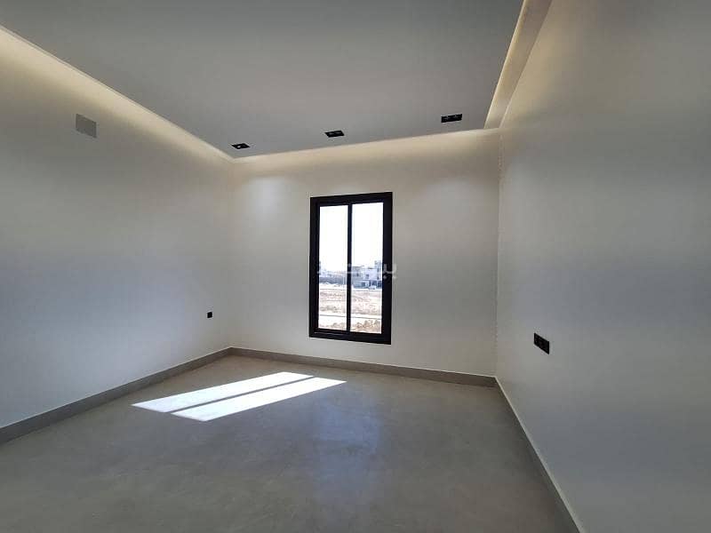 Apartment with 4 bedrooms for sale in Al Janadriyah.