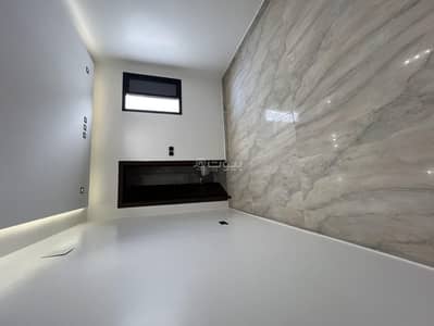 2 Bedroom Apartment for Sale in South Riyadh, Riyadh - Three-bedroom apartment for sale