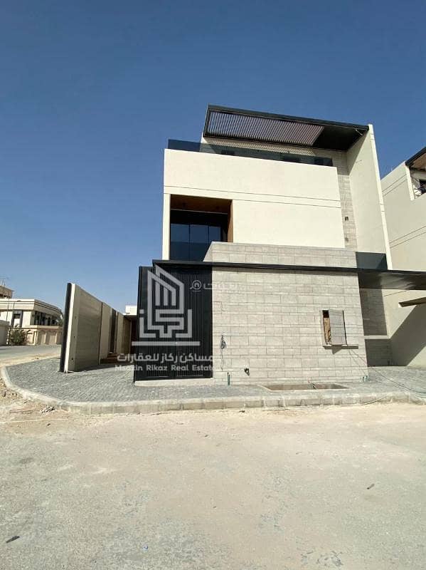 Golden opportunity to live in the most upscale neighborhoods of Riyadh, a modern-designed upper floor in the Al-Rabwa Park project