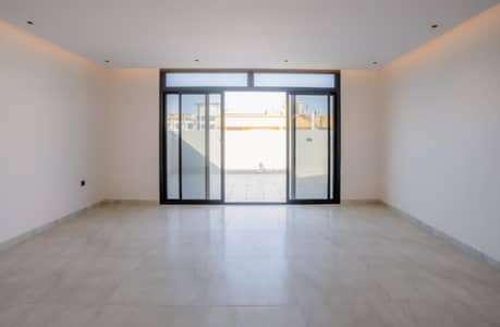 7 Bedroom Flat for Sale in North Jeddah, Jeddah - 5 Bedroom Apartment For Sale in Al Salama, Jeddah
