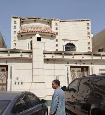 فیلا 10 غرف نوم للبيع في جنوب الرياض، الرياض - للبيع فيلا حي العزيزية بالرياض