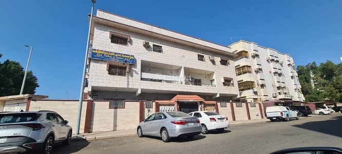 3 Bedroom Residential Building for Sale in North Jeddah, Jeddah - Supervised Building for Sale