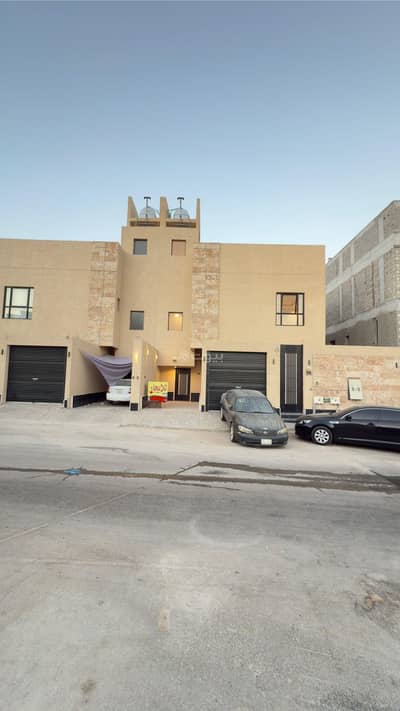 3 Bedroom Floor for Sale in West Riyadh, Riyadh - Upper floor and annex for sale in a prime location in Al Suwaidi neighborhood.