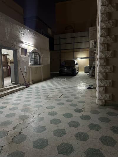 5 Bedroom Floor for Sale in West Riyadh, Riyadh - Apartment with 3 bedrooms for sale in Shubra