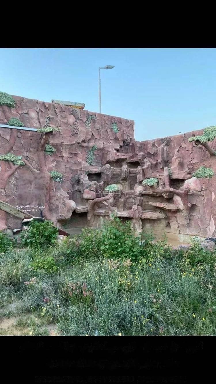 استراحة للبيع في شارع سليمان الدامغ, حي الخالدية, مدينة عنيزه, منطقة القصيم