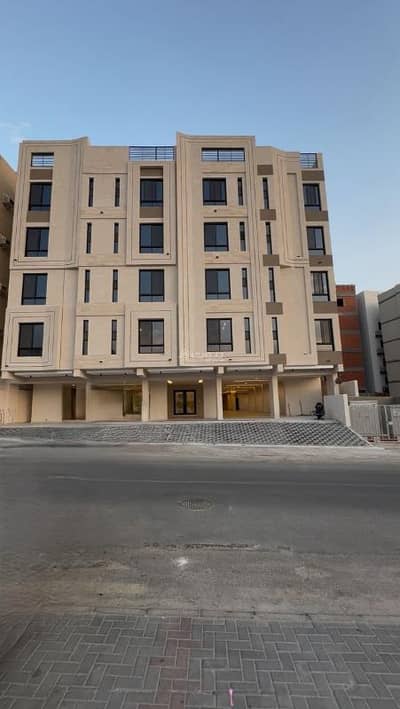 5 Bedroom Apartment for Sale in North Jeddah, Jeddah - 5-bedroom apartment for sale in Al Sundus, Jeddah