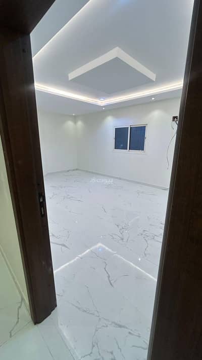 3 Bedroom Floor for Sale in East Riyadh, Riyadh - House for sale in Al-Yarmouk, Riyadh