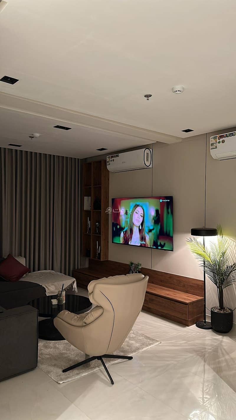 Luxurious apartment two rooms and hall in Granada