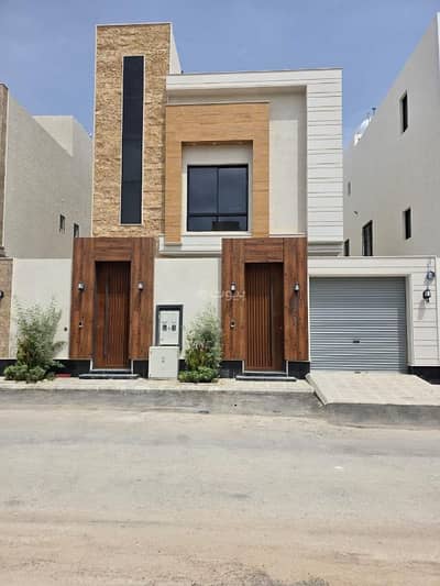 5 Bedroom Floor for Sale in East Riyadh, Riyadh - Alwi Townhouse in an excellent location in Al-Rimal neighborhood, Tanall scheme.