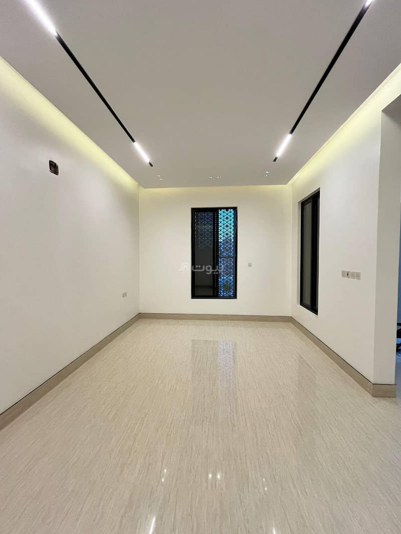 A distinctive villa in the Al-Mahdiyah neighborhood at a special price