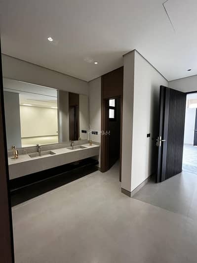 6 Bedroom Villa for Sale in West Riyadh, Riyadh - Villa in the Golden Square