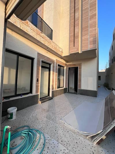 6 Bedroom Villa for Sale in West Riyadh, Riyadh - Villa overlooking in Al Mahdiyah