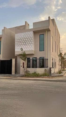 Villa For Sale in Al Mahdiyah, Riyadh