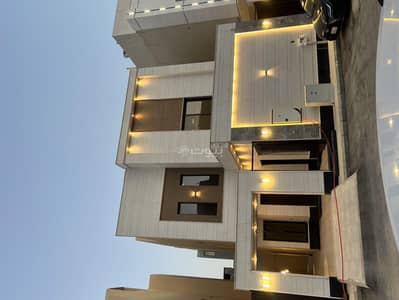 5 Bedroom Villa for Sale in East Riyadh, Riyadh - A villa with an internal staircase and an apartment with an area of 286 square meters.