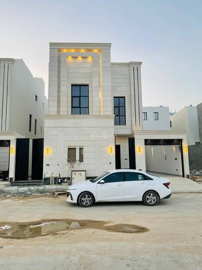 4 Bedroom Floor for Sale in East Riyadh, Riyadh - Al-Mu'azzilah neighborhood