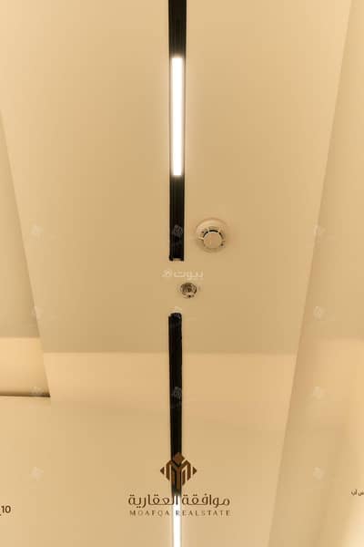 4 Bedroom Flat for Sale in West Riyadh, Riyadh - Very close to all services