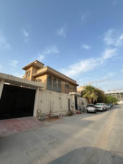 10 Bedroom Villa for Sale in Central Riyadh, Riyadh - Villa at the price of land for sale in Al-Rabwa neighborhood