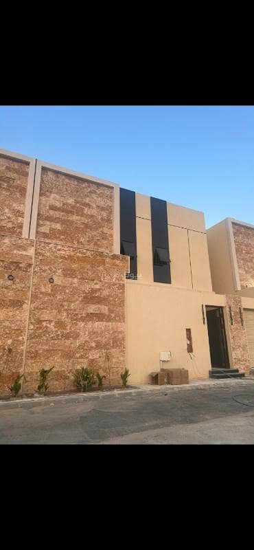 6 Bedroom Villa for Sale in Central Riyadh, Riyadh - Luxury villa with an area of 260m