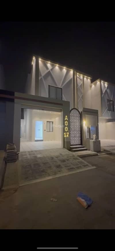3 Bedroom Floor for Sale in East Riyadh, Riyadh - Ground floor area 300 Al-Janadriyah