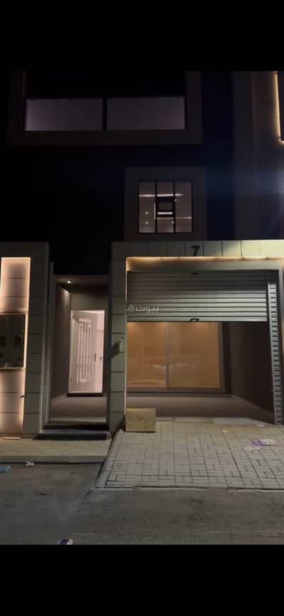6 Bedroom Floor for Sale in South Riyadh, Riyadh - Floor in South Riyadh，Badr 6 bedrooms 670000 SAR - 87754323