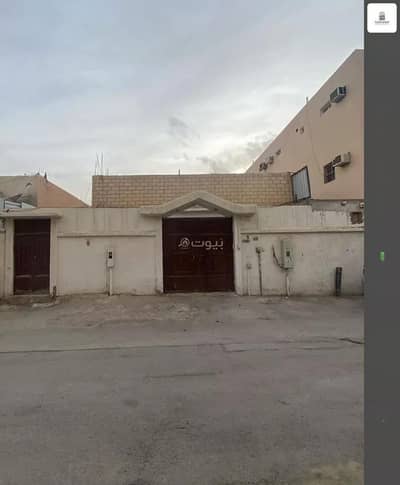 دور 5 غرف نوم للبيع في شرق الرياض، الرياض - دور للبيع في شارع البرادي, حي النسيم الغربي, مدينة الرياض