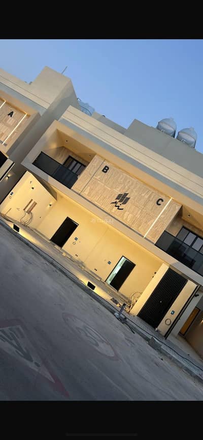 3 Bedroom Floor for Sale in North Riyadh, Riyadh - Al-Nuzha roles