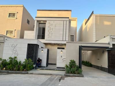 6 Bedroom Villa for Sale in West Riyadh, Riyadh - A villa consisting of 6 bedrooms for sale in Al Mahdiyya.