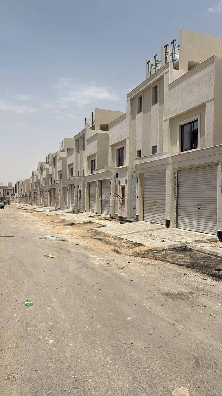 3 Bedroom Floor For Sale in Badr, Riyadh