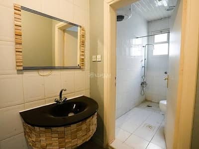 5 Bedroom Floor for Rent in East Riyadh, Riyadh - A distinctive house for rent in Al-Salam neighborhood