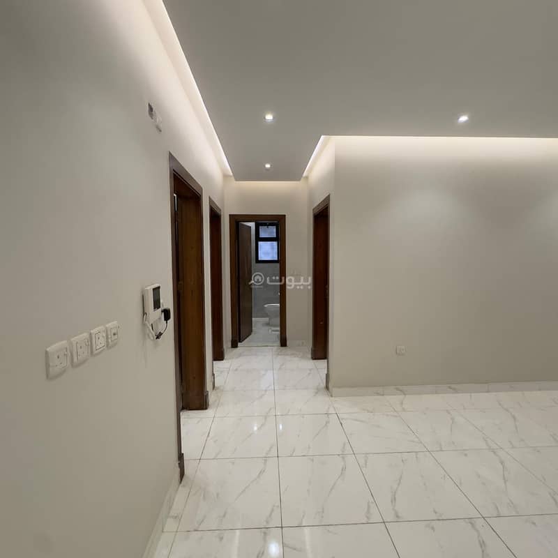 For sale: 5-room apartment with a luxurious front facade in the Al-Abraq Al-Raghamah neighborhood.