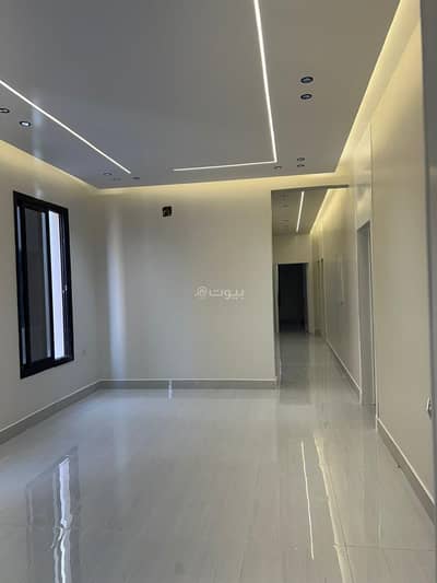 4 Bedroom Floor for Sale in East Riyadh, Riyadh - New ground floor in Al-Janadriyah