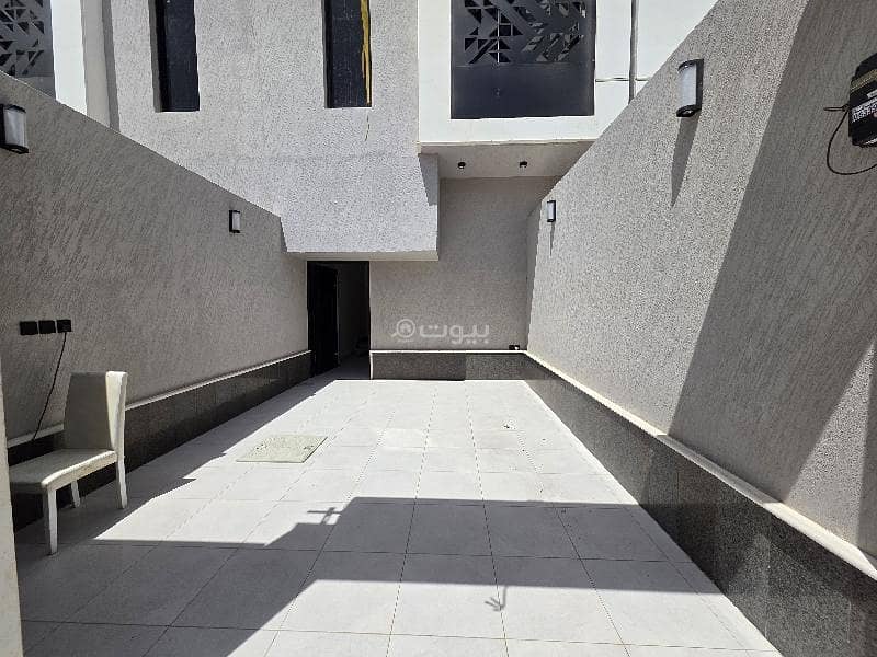 طابق للبيع في الجنادرية، الرياض