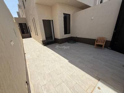 دور 5 غرف نوم للبيع في شرق الرياض، الرياض - للبيع دور ارضي حي القادسيه