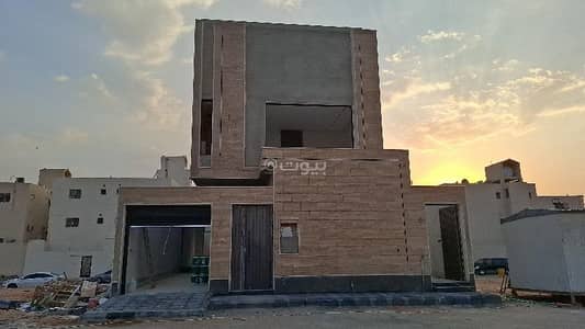 5 Bedroom Villa for Sale in East Riyadh, Riyadh - 5-bedroom villa for sale in Al Rimal