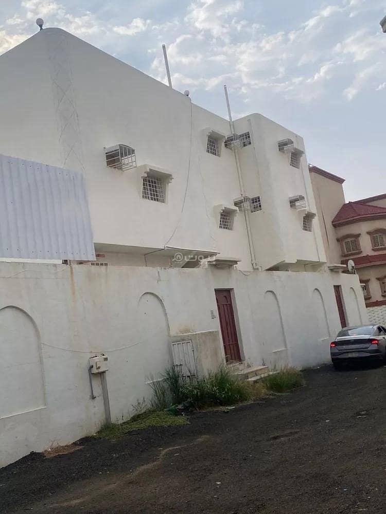 5 Bedroom Floor For Sale in Al Nasim, Khamis Mushait 5 Bedroom Floor For Sale in Al Nasim, Khamis Mushait