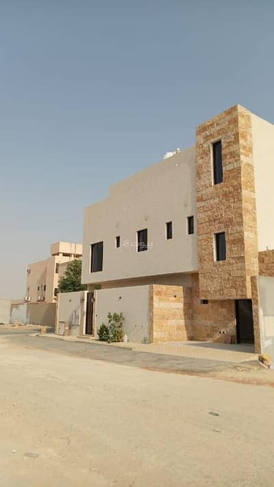 دور 5 غرف نوم للبيع في شمال الرياض، الرياض - شقة مكونة من 5 غرف للبيع في العارض، الرياض