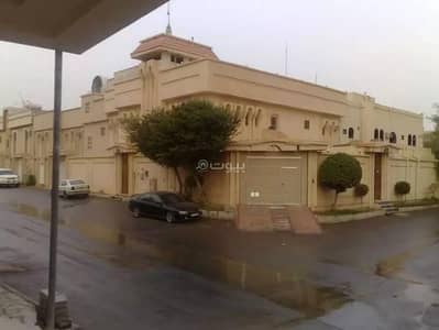 11 Bedroom Villa for Sale in West Riyadh, Riyadh - Villa For Sale in Al Uraija Al Wusta, Riyadh