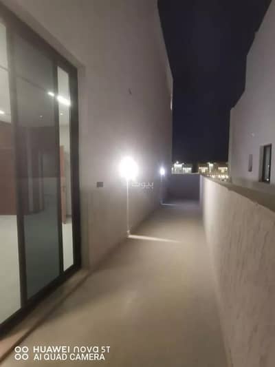 دور 4 غرف نوم للبيع في شرق الرياض، الرياض - دور للبيع في شارع غصون, حي الجنادرية, مدينة الرياض, منطقة الرياض
